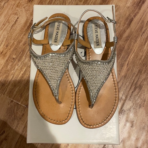 Steve Madden Diamond Pyramid Sandals - Picture 1 of 4